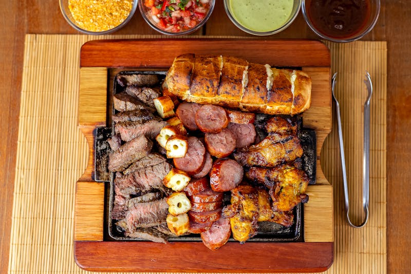 4 rivers family feast BBQ platter for sharing